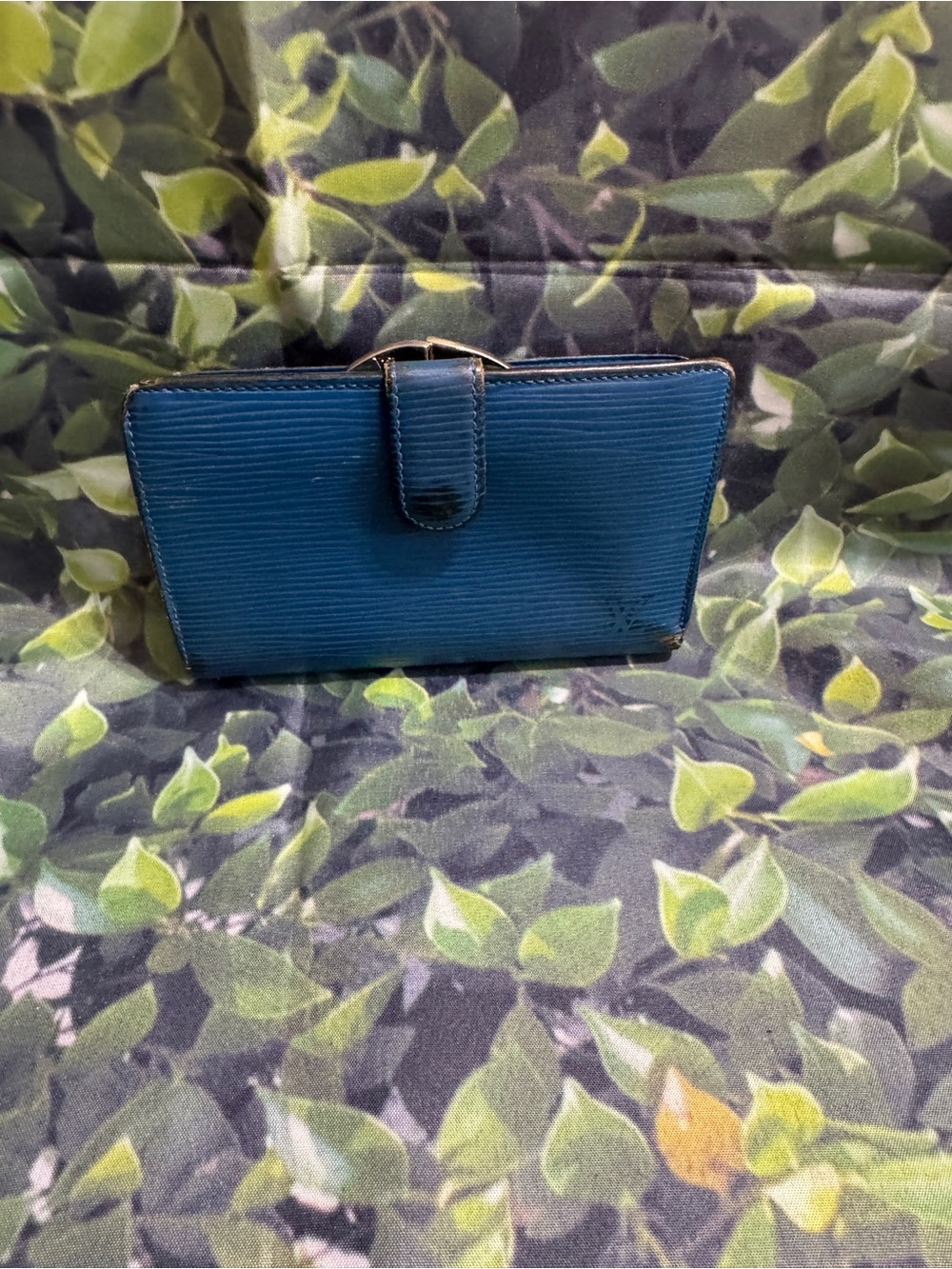 Louis Vuitton Blue Epi Leather kisslock Wallet